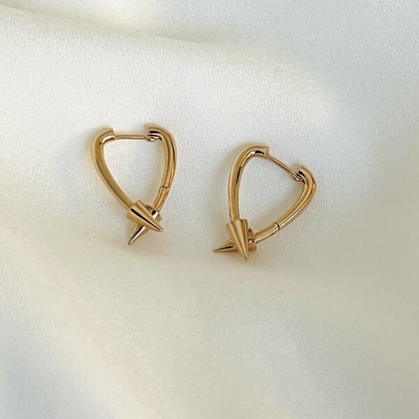 Çivi Altın Tasarım Küpe