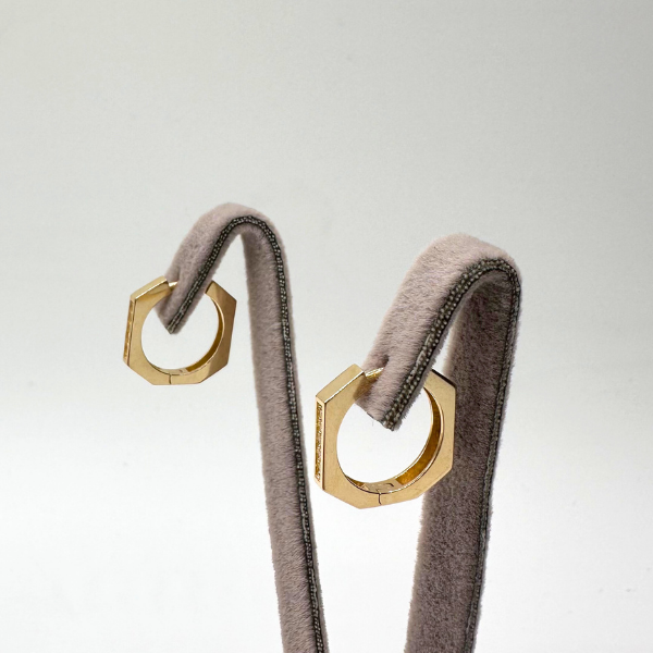 Taşlı Magnet Altın Tasarım Küpe