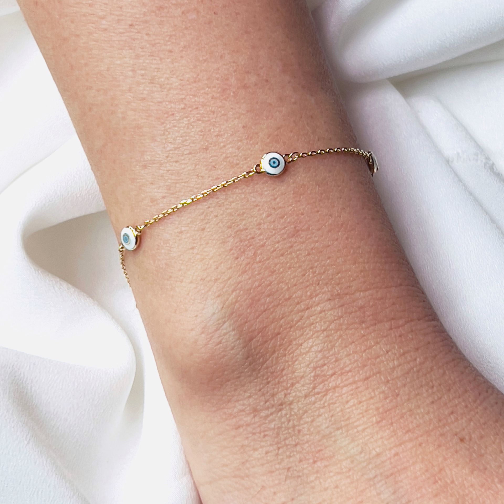 Beyaz Mineli Altın Nazarlık Bileklik